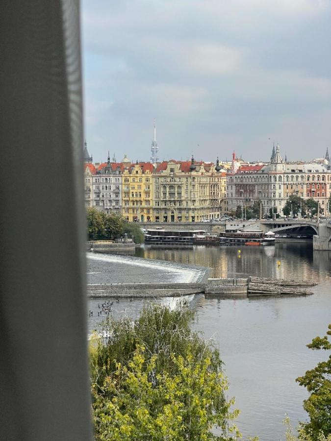 Janáčkovo nábřeží 19 - Riverside Apartments Praga Exterior foto