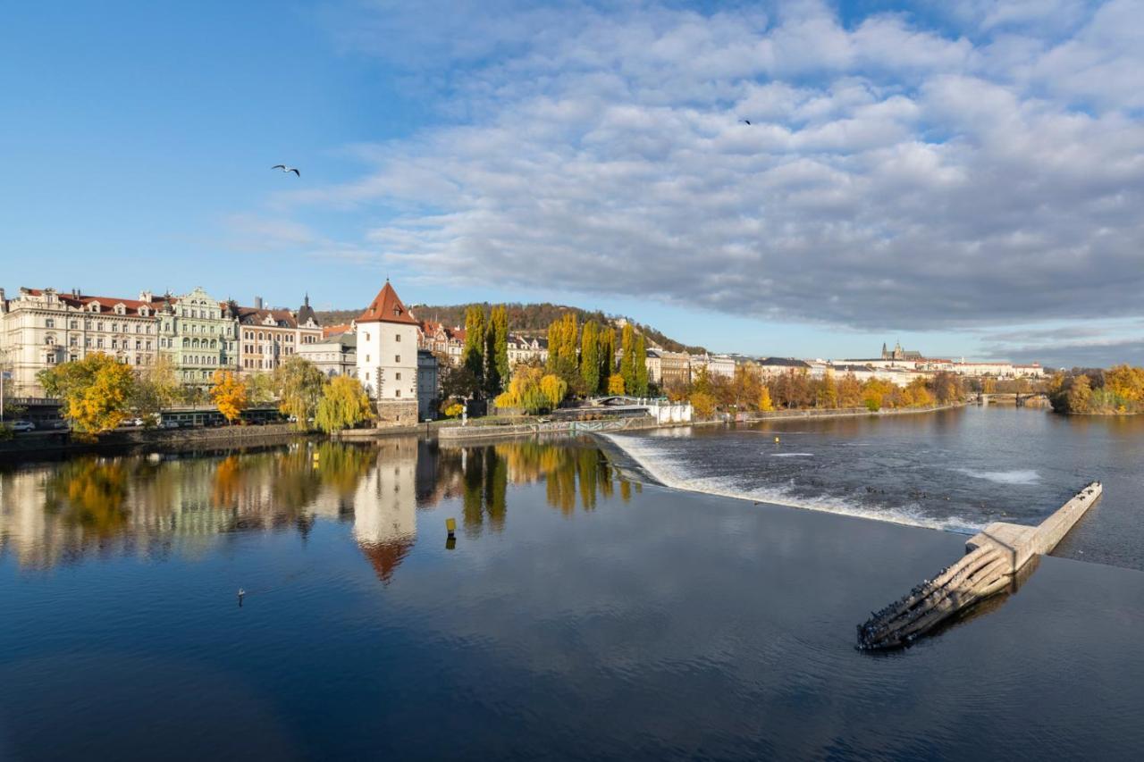 Janáčkovo nábřeží 19 - Riverside Apartments Praga Exterior foto