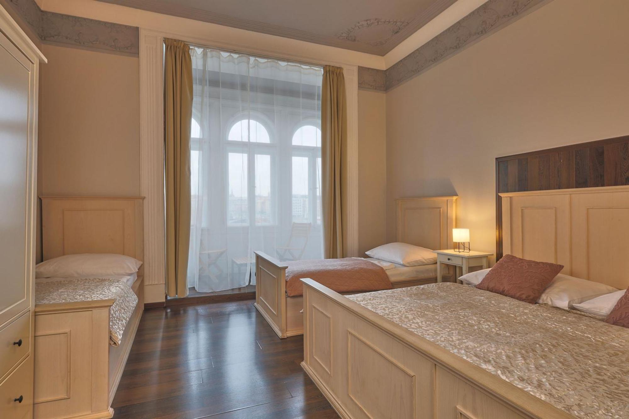 Janáčkovo nábřeží 19 - Riverside Apartments Praga Exterior foto